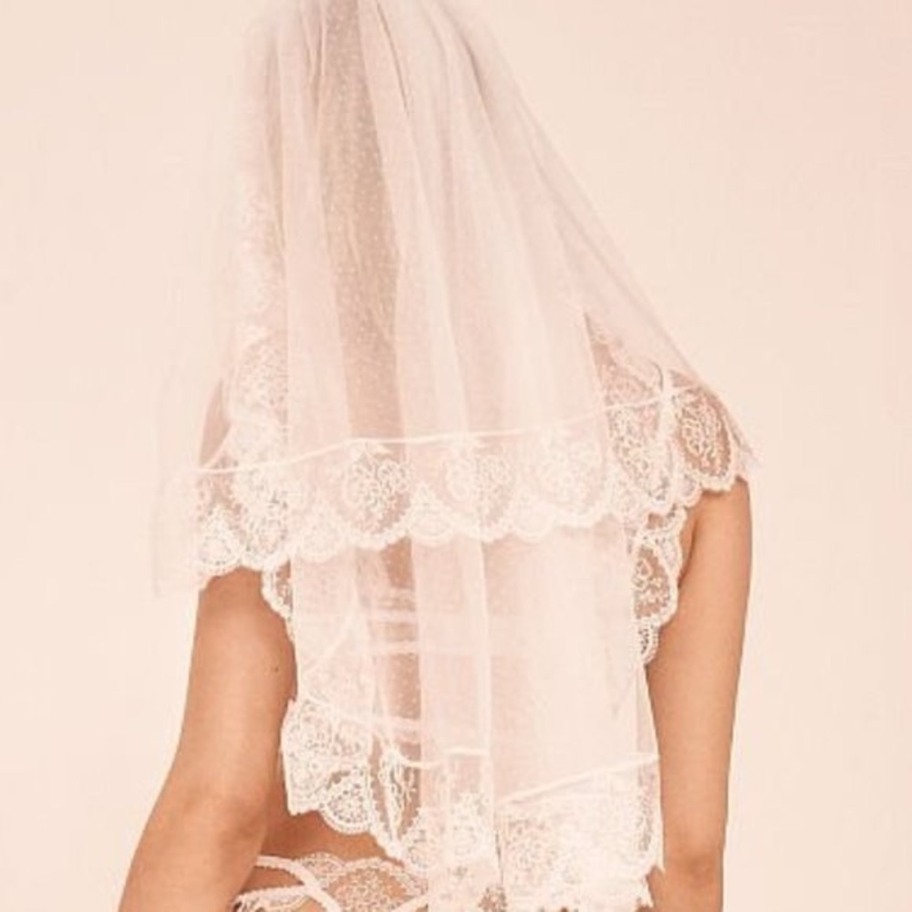 For Love and Lemons x Victorias Secret Forever Bridal Veil - Picture 2 of 6
